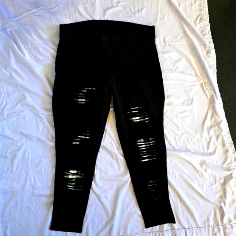 LEGGING - Plus Size Torrid Premium Legging Slashed Black Plaid Underlay.…